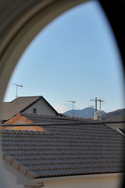 富士山が見える丸窓