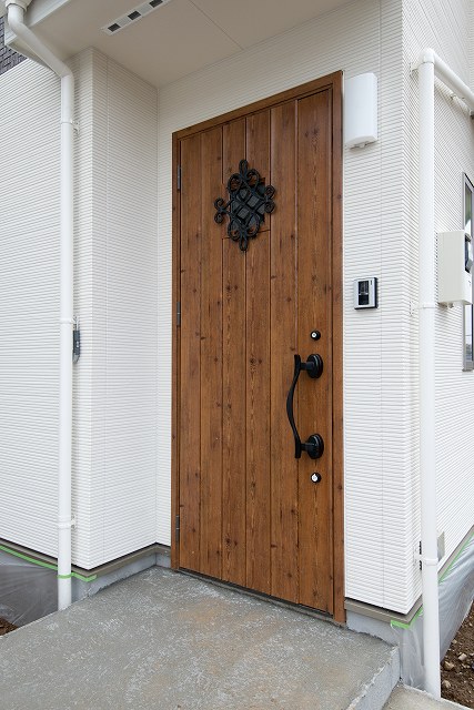 アイリッシュパインの玄関ドア