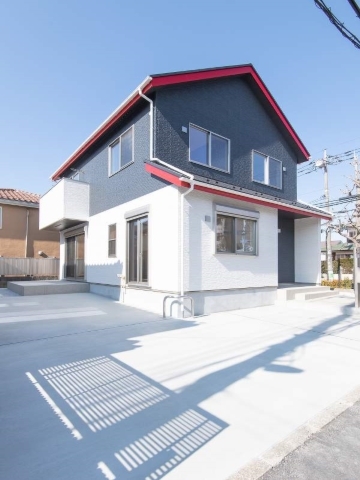 川崎市麻生区 注文住宅 赤い破風が印象的な家 index