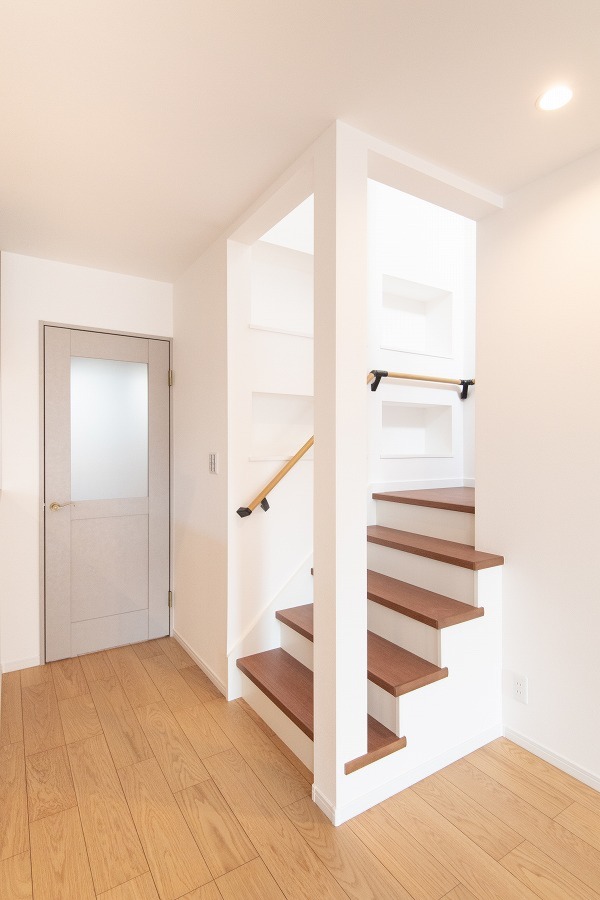 川崎市麻生区の注文住宅 収納スペースと生活動線を考慮した家 リビング階段